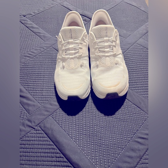 Skechers Women's White Glide-Step Athletic Shoes - Picture 2 of 4